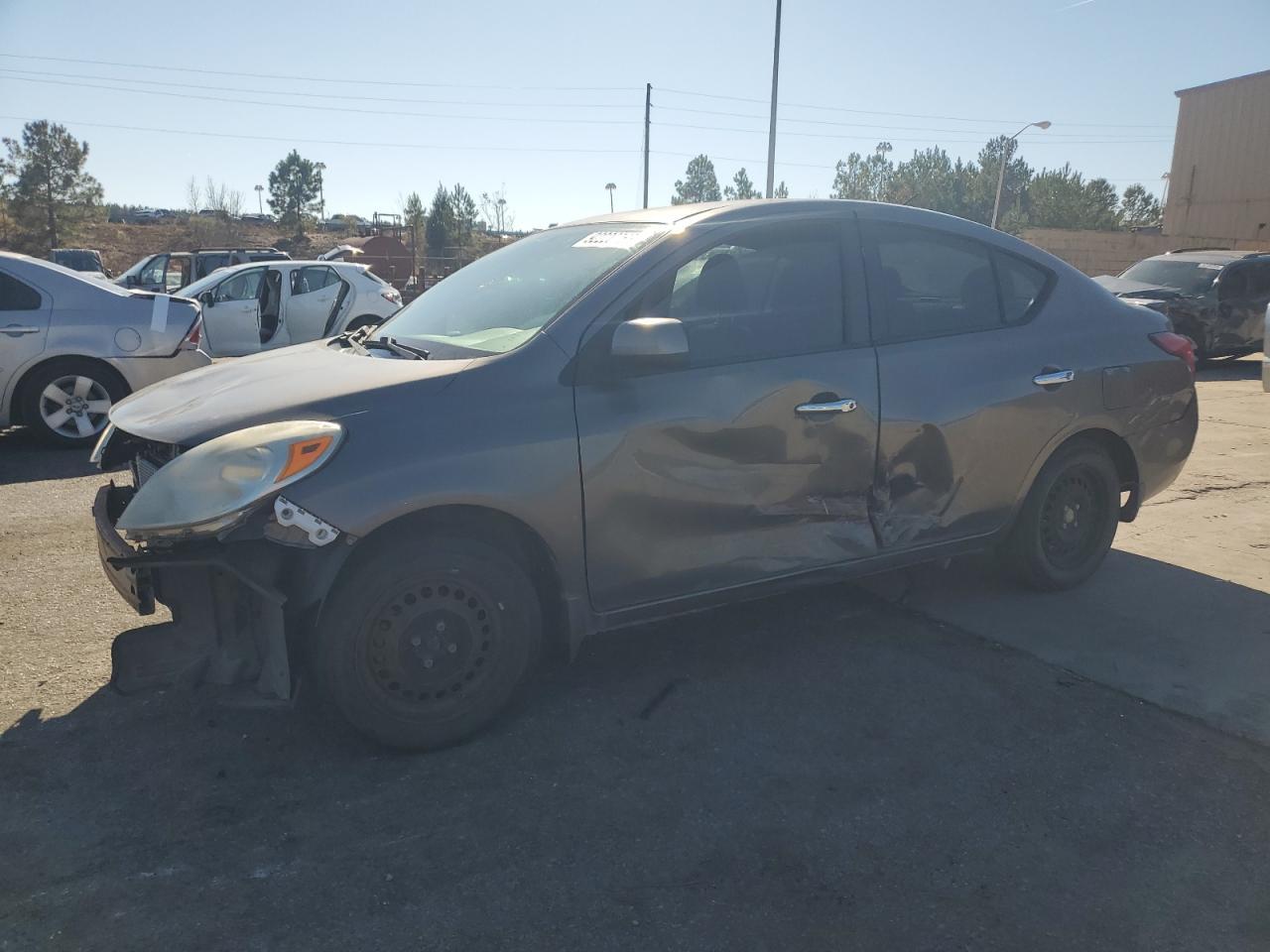 2014 NISSAN VERSA
