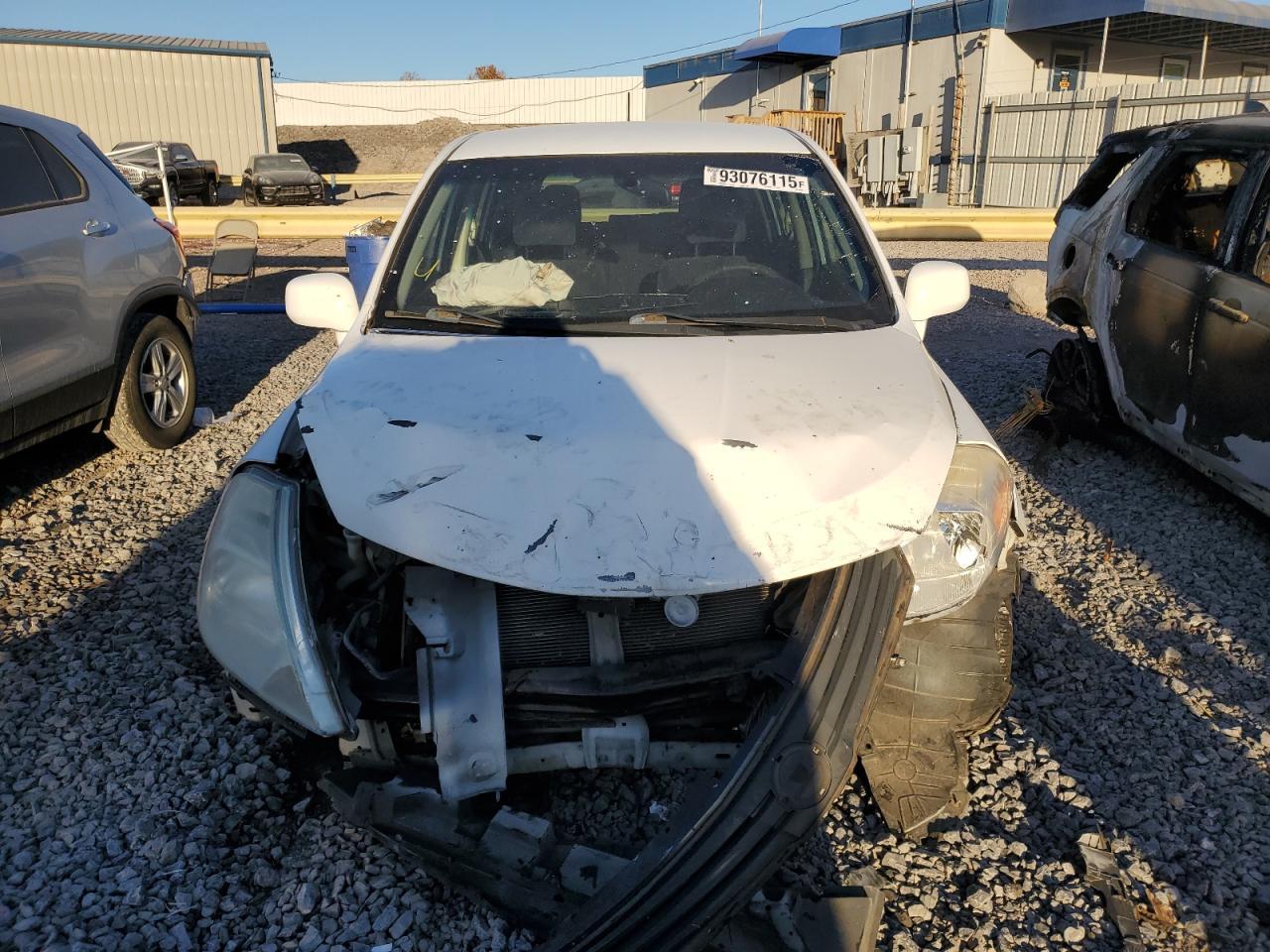 2011 NISSAN VERSA