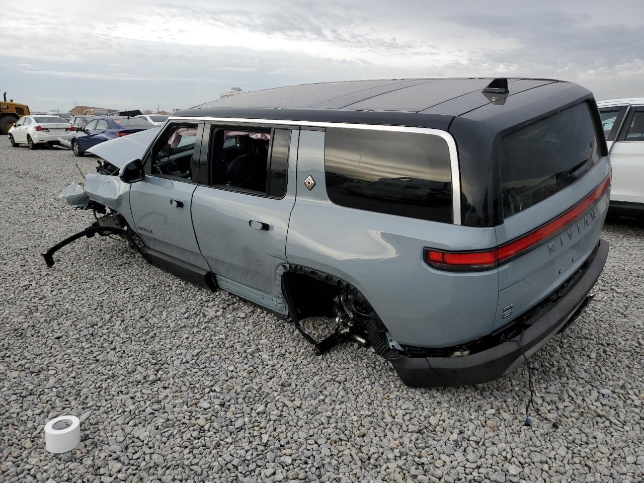 2026 RIVIAN R1s