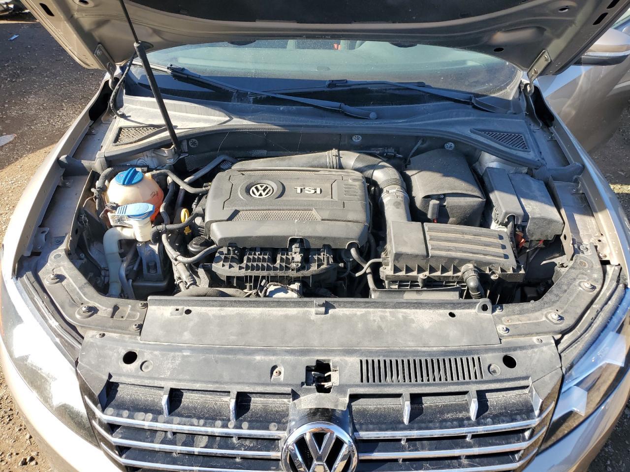 2015 VOLKSWAGEN Passat
