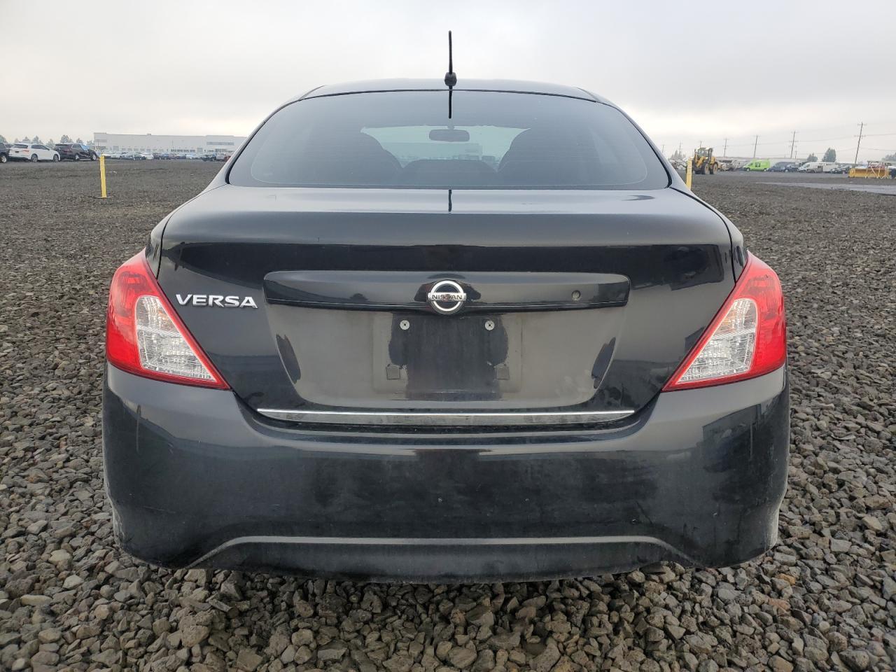 2016 NISSAN VERSA