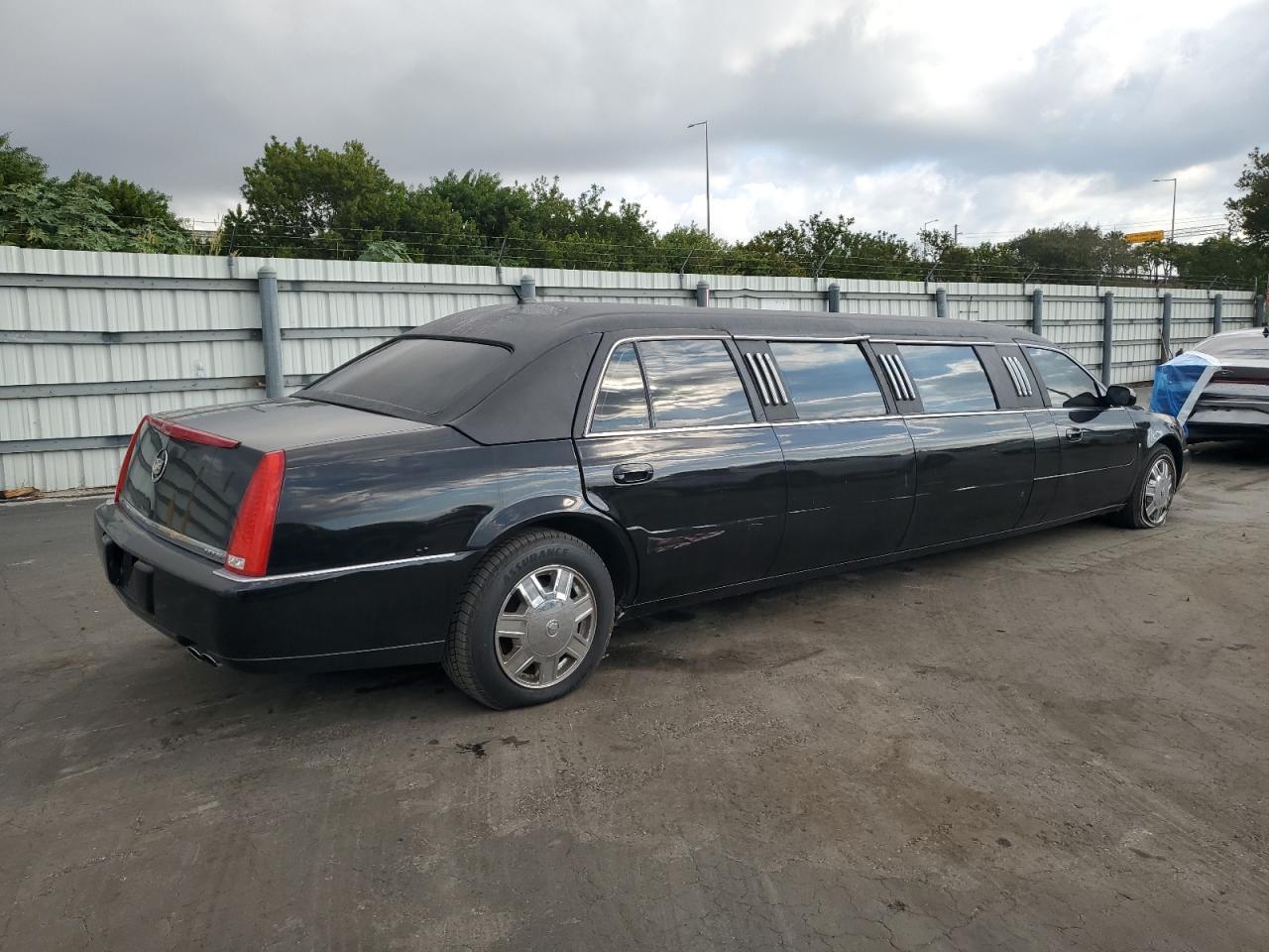 2006 CADILLAC Professional Chassis
