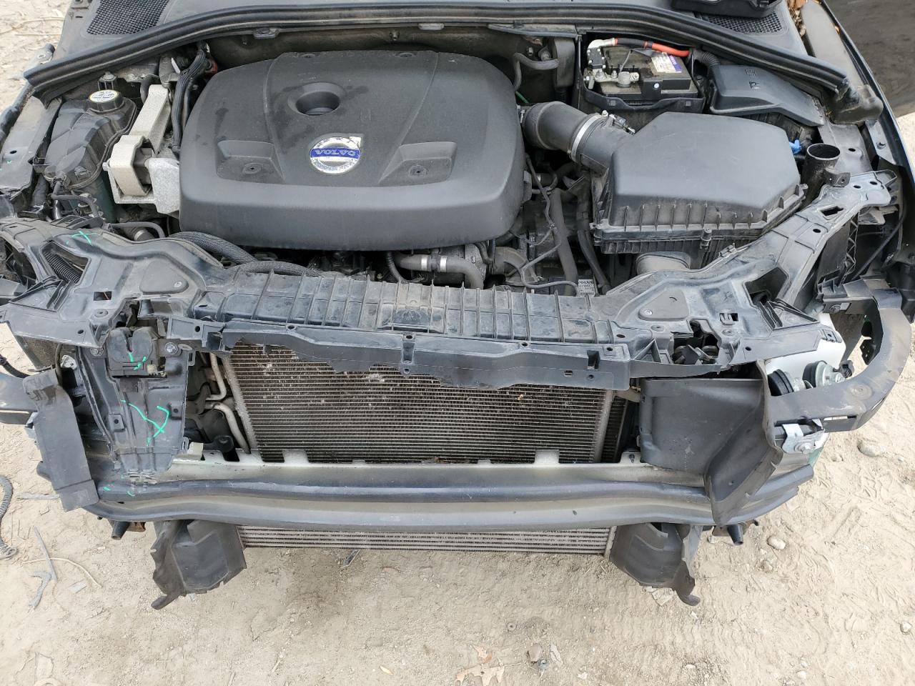 2015 VOLVO S60
