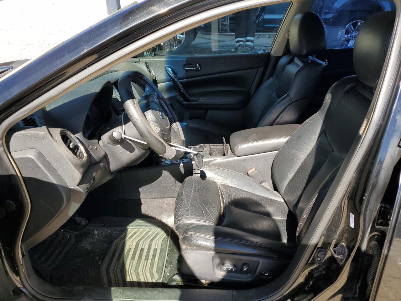 2010 NISSAN Maxima