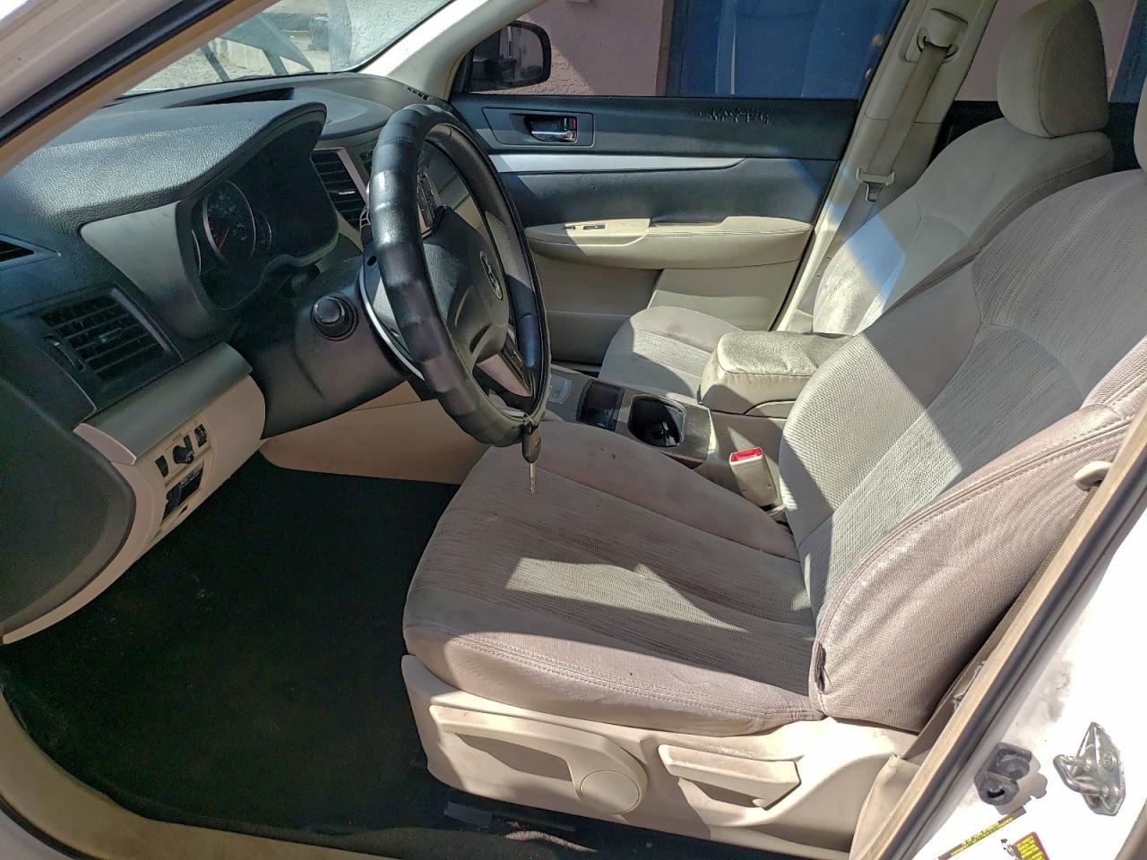 2013 SUBARU Outback