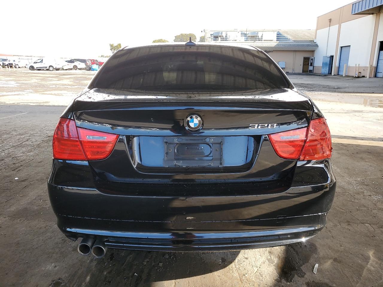 2011 BMW 3 SERIES