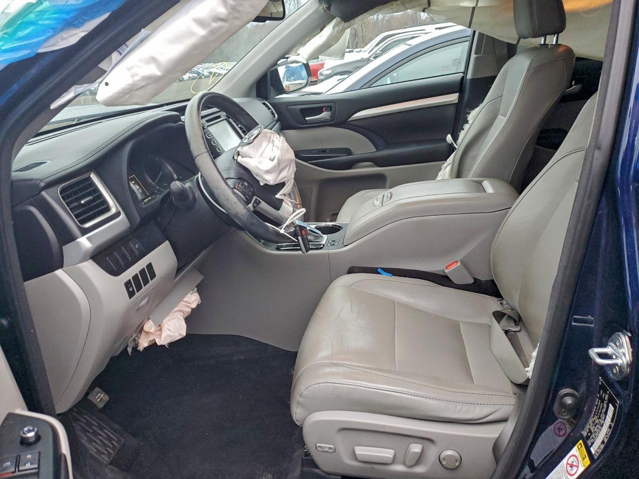 2016 TOYOTA HIGHLANDER
