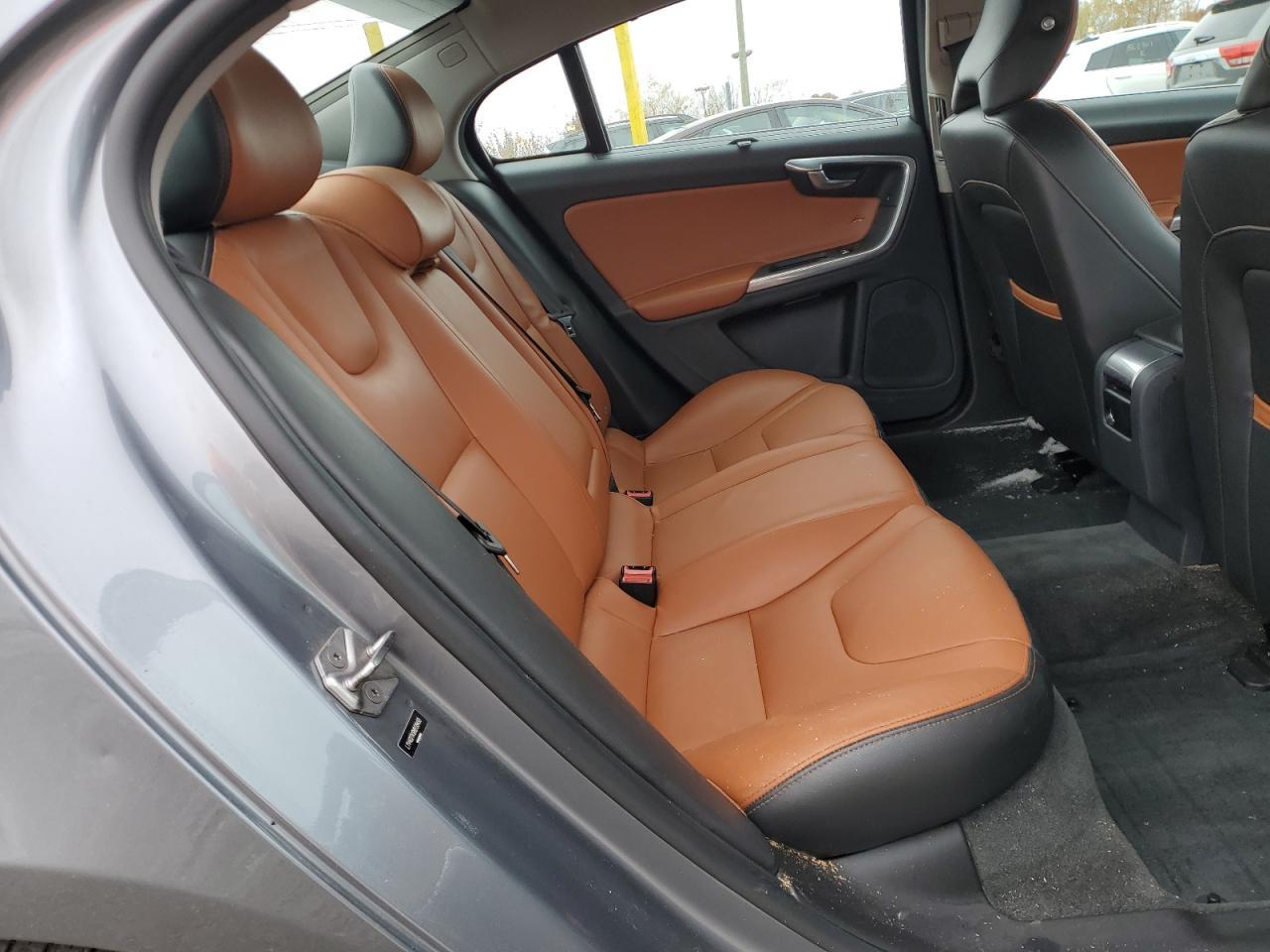 2017 VOLVO S60