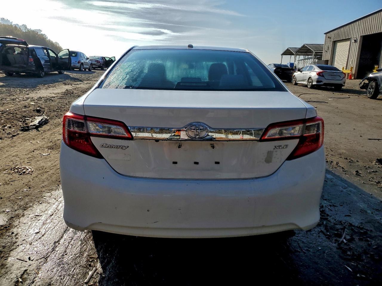 2014 TOYOTA CAMRY