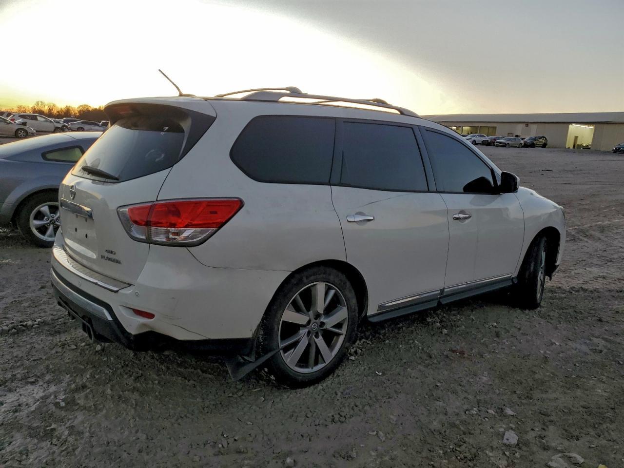 2014 NISSAN PATHFINDER