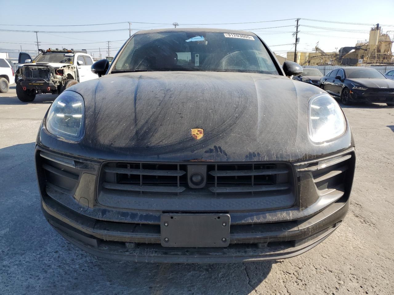 2023 PORSCHE Macan