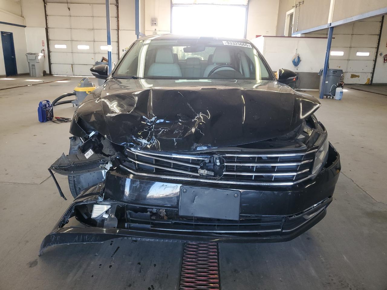 2016 VOLKSWAGEN Passat