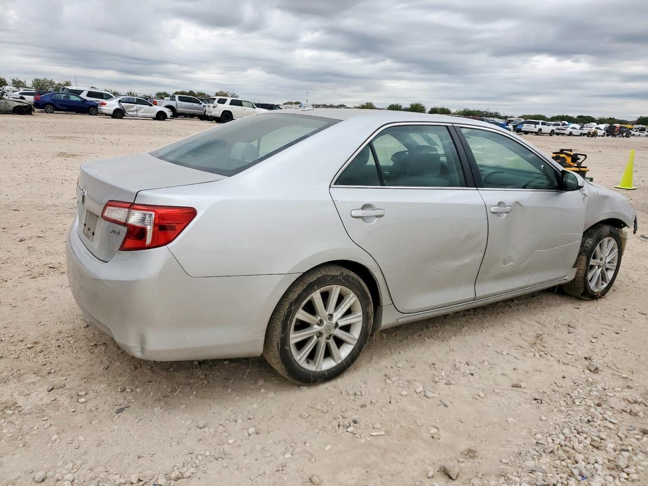 2014 TOYOTA CAMRY