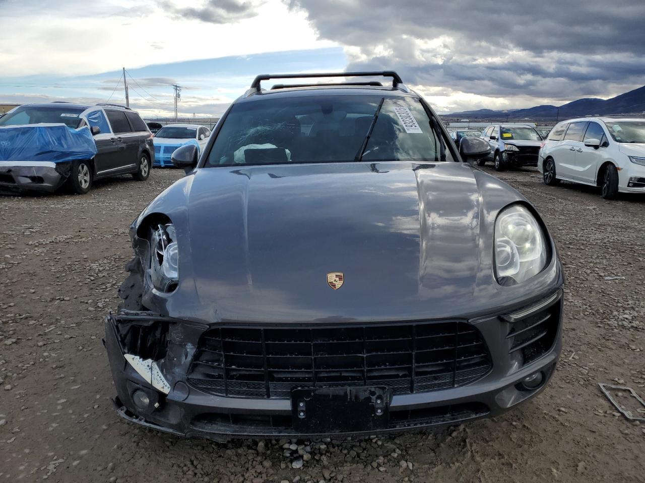 2015 PORSCHE Macan