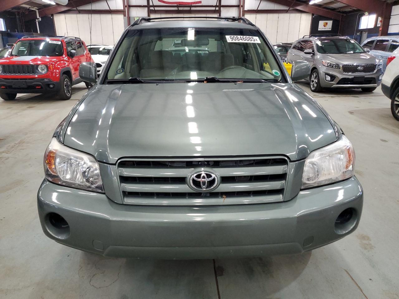 2005 TOYOTA HIGHLANDER