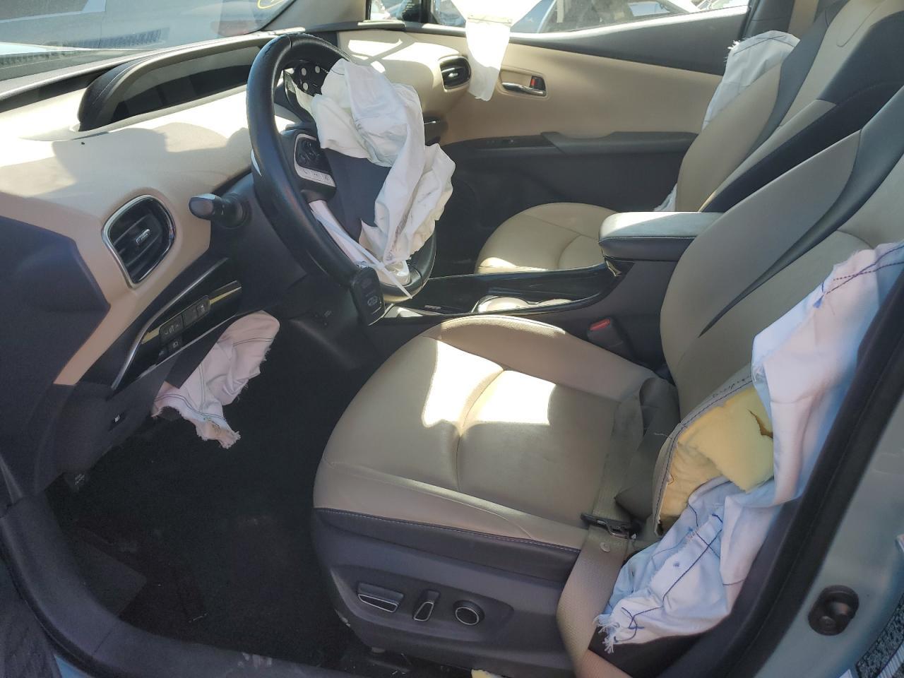 2016 TOYOTA PRIUS