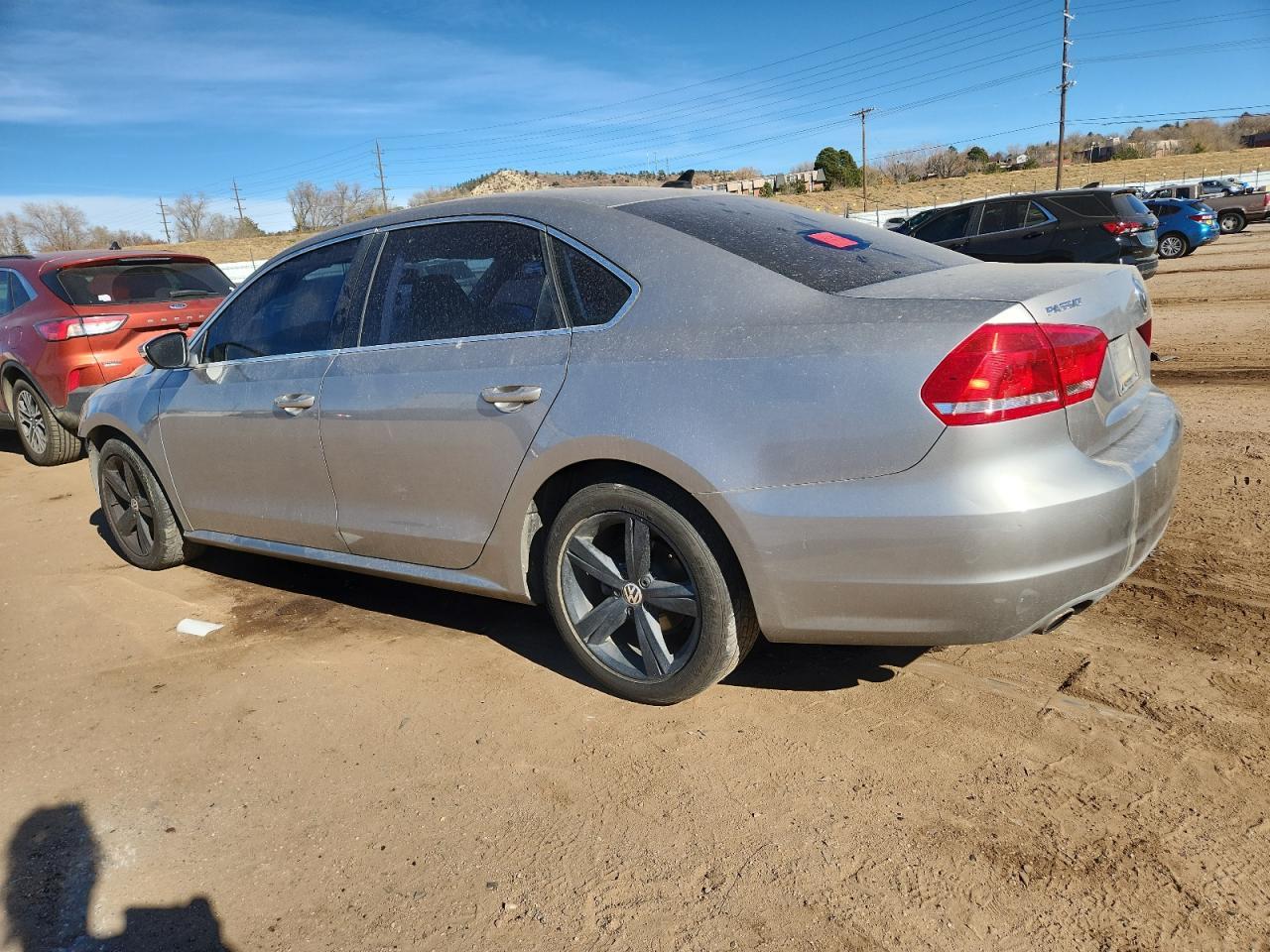 2012 VOLKSWAGEN Passat