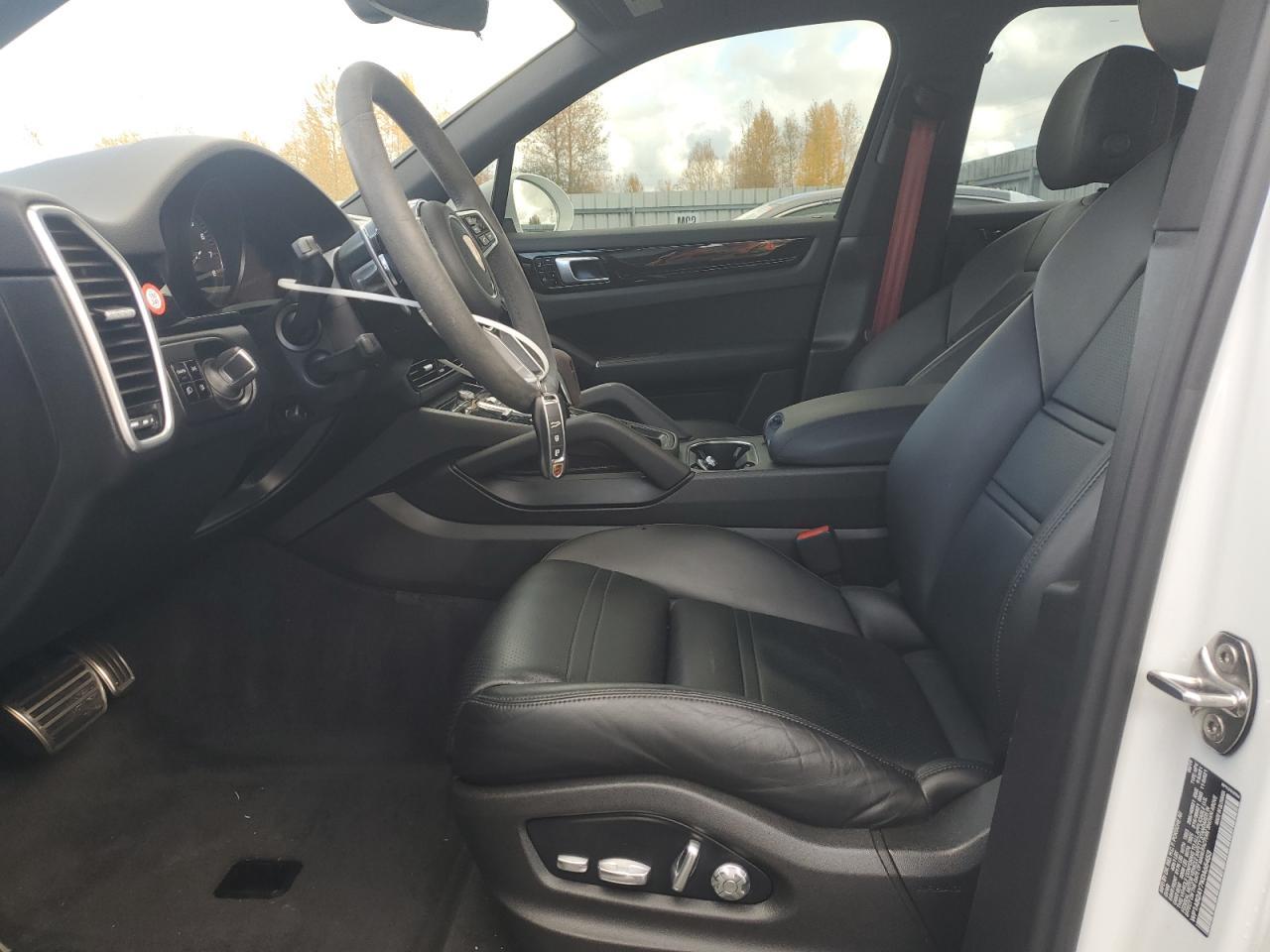 2019 PORSCHE CAYENNE