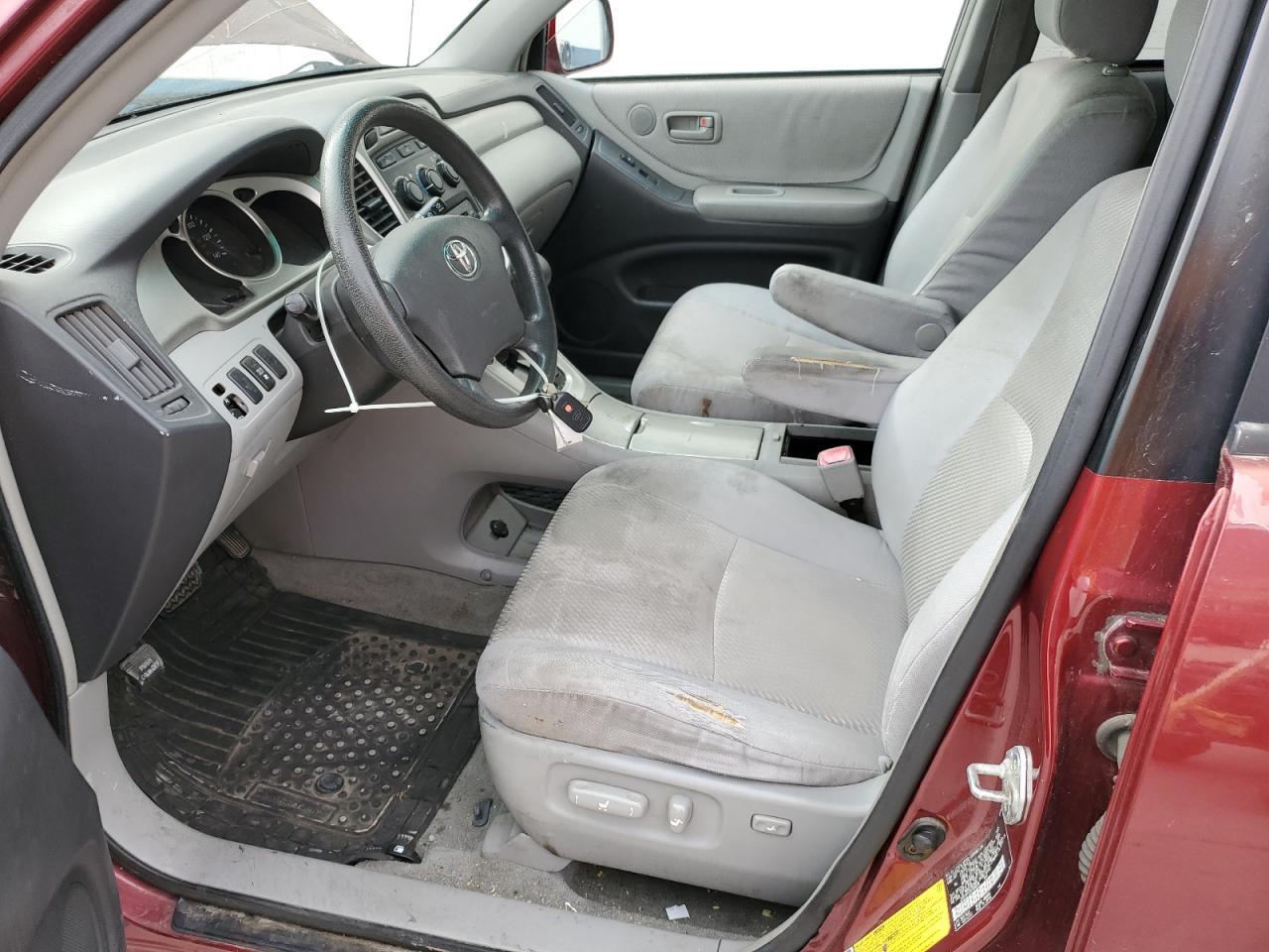 2004 TOYOTA HIGHLANDER