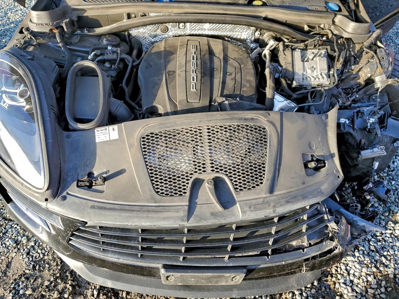 2019 PORSCHE Macan