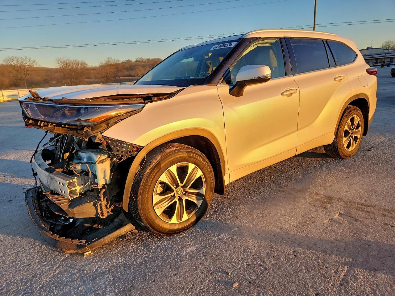 2022 TOYOTA HIGHLANDER