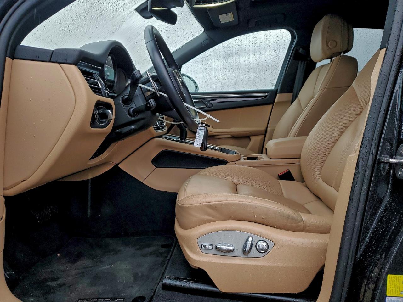 2024 PORSCHE Macan