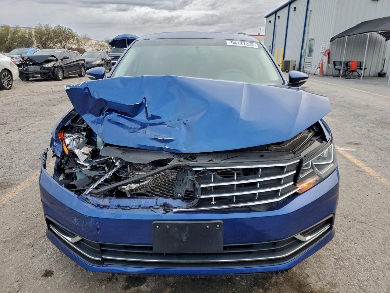 2016 VOLKSWAGEN Passat