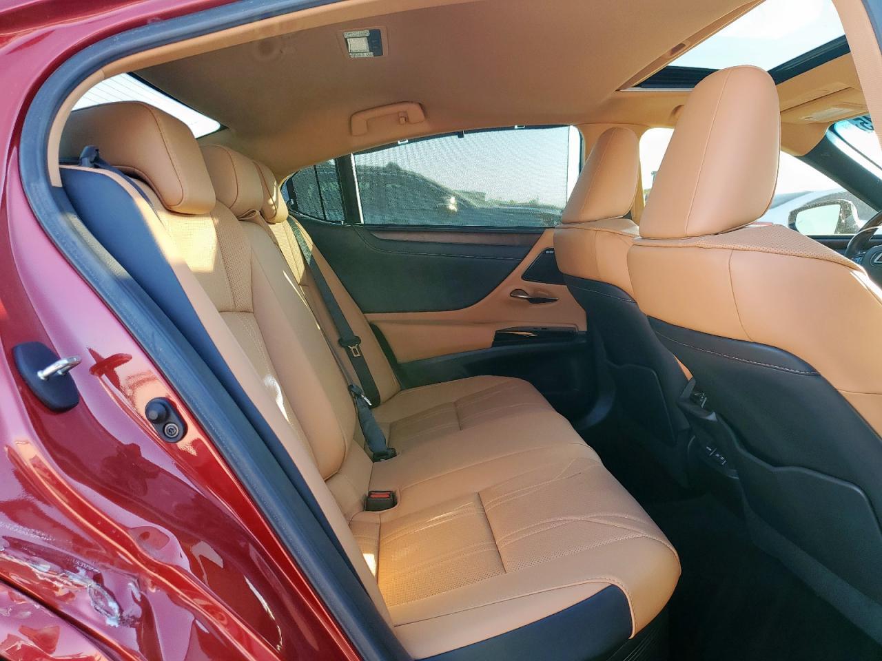 2022 LEXUS ES 300H