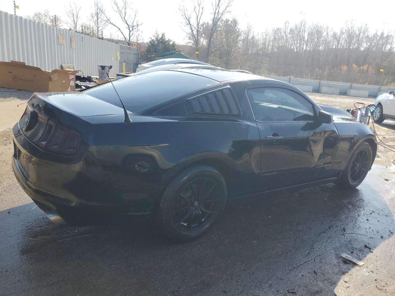 2013 FORD MUSTANG
