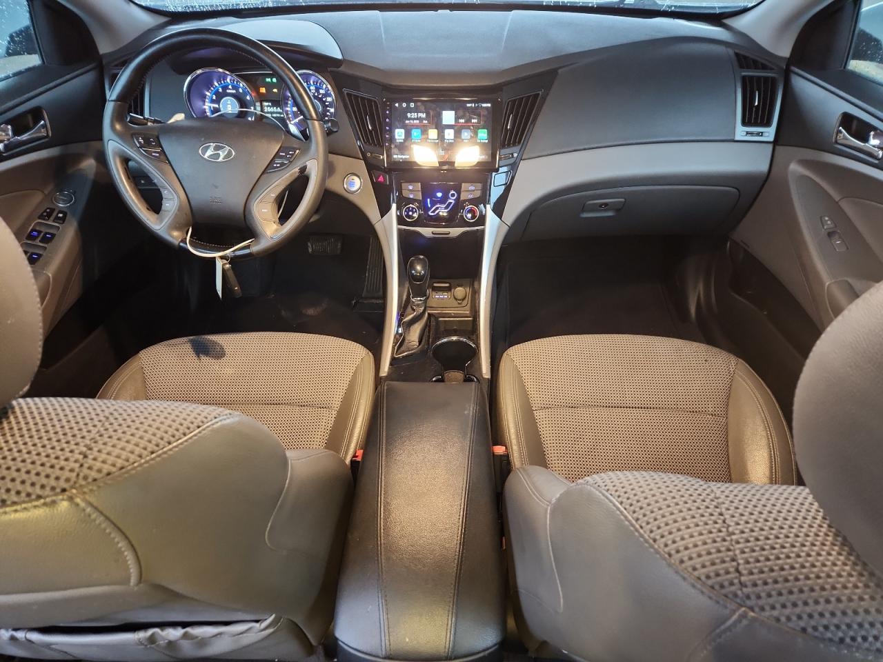 2011 HYUNDAI SONATA