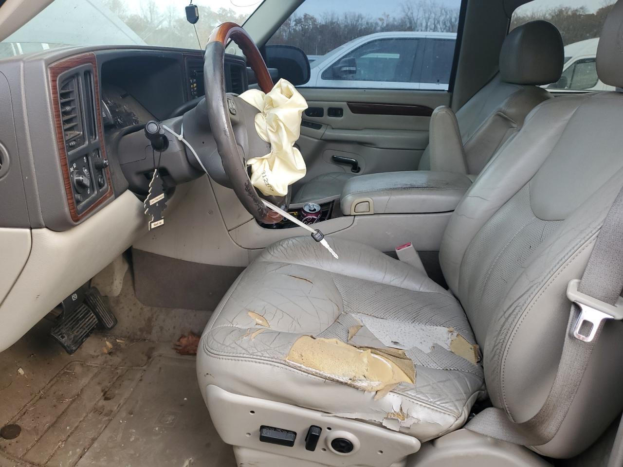 2004 CADILLAC Escalade ESV