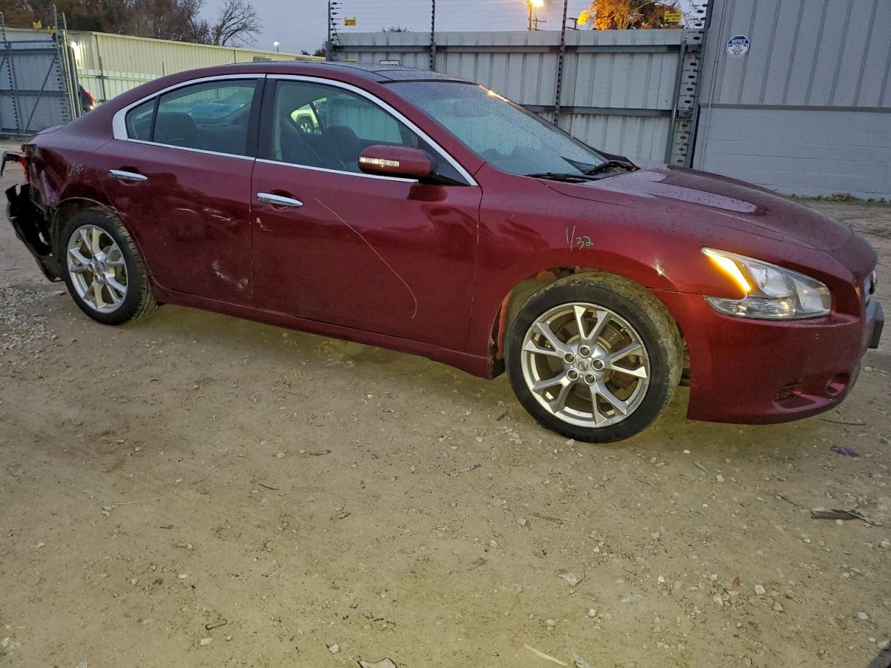 2013 NISSAN Maxima