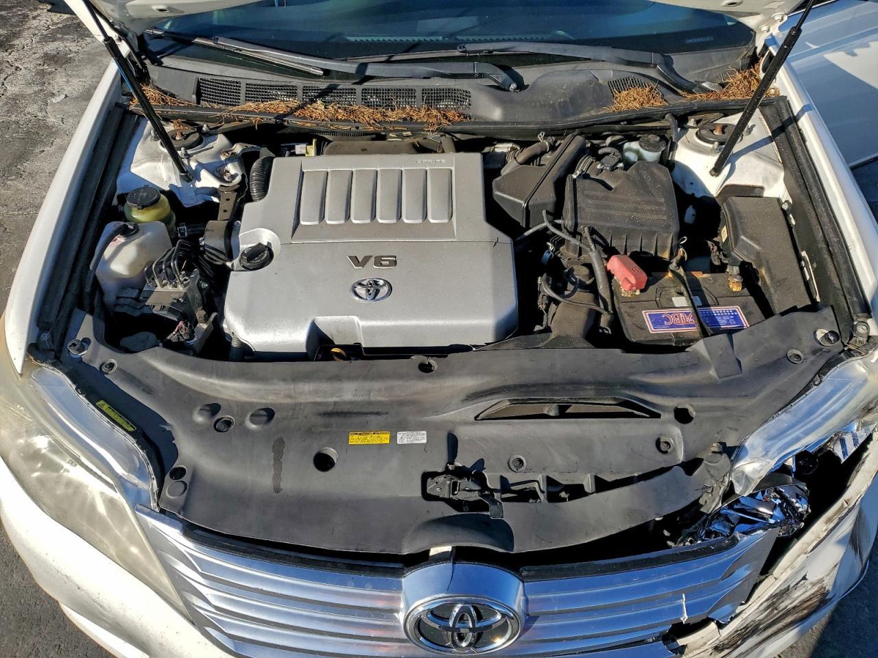 2011 TOYOTA Avalon