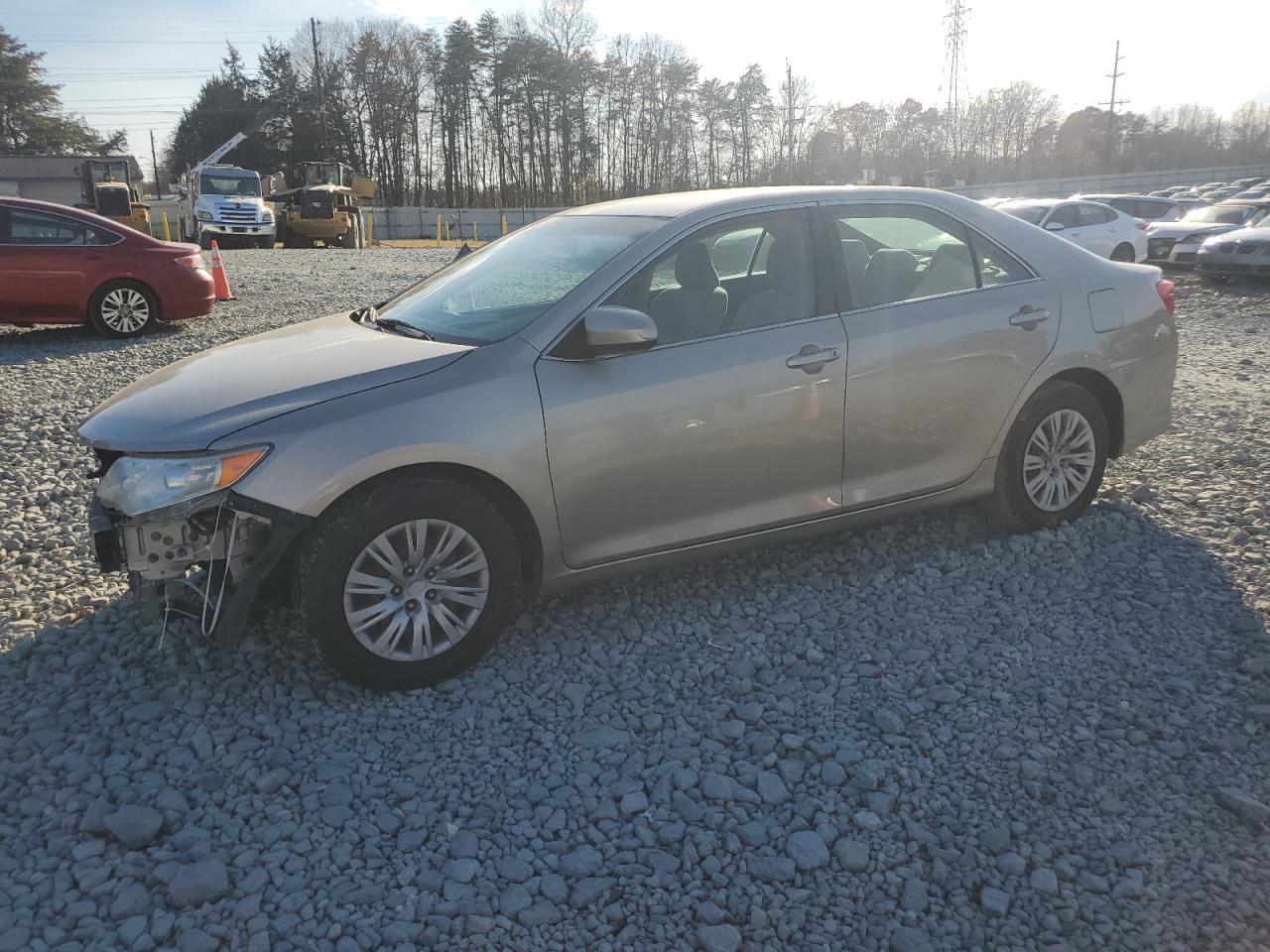 2014 TOYOTA CAMRY