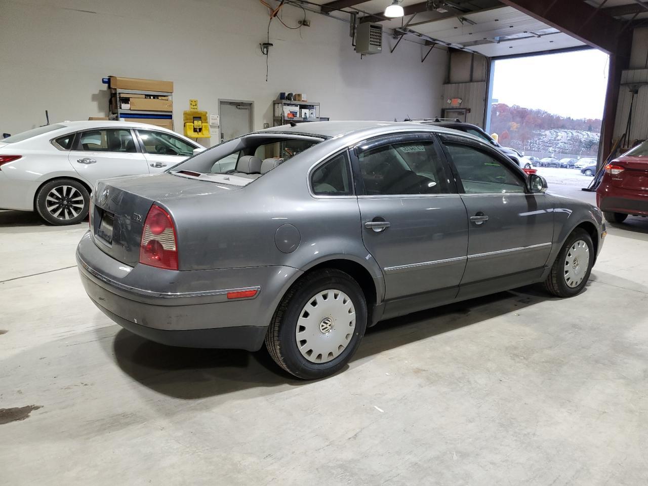 2005 VOLKSWAGEN Passat