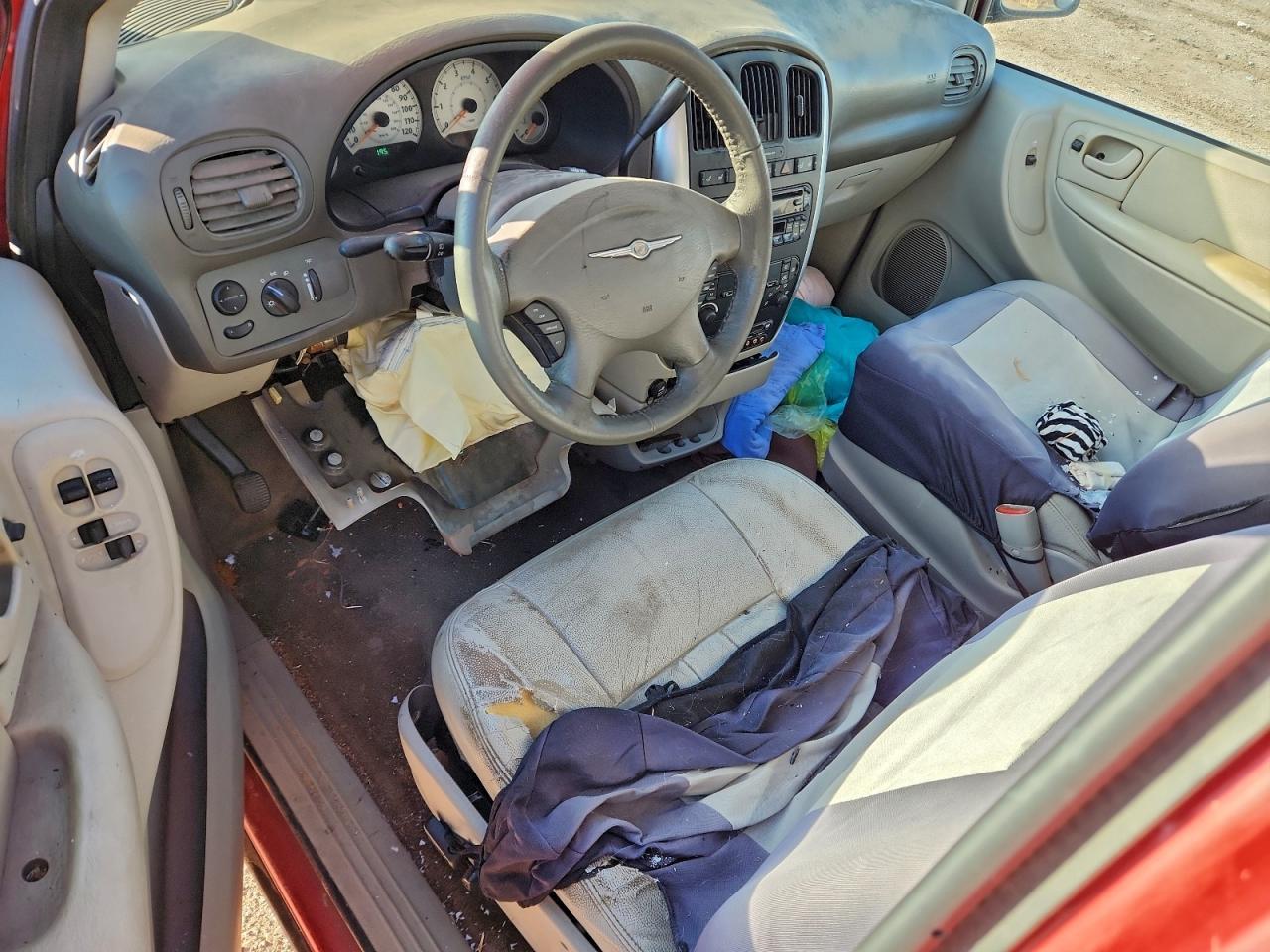 2005 CHRYSLER Town & Country