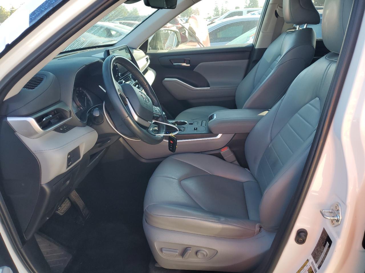 2022 TOYOTA HIGHLANDER