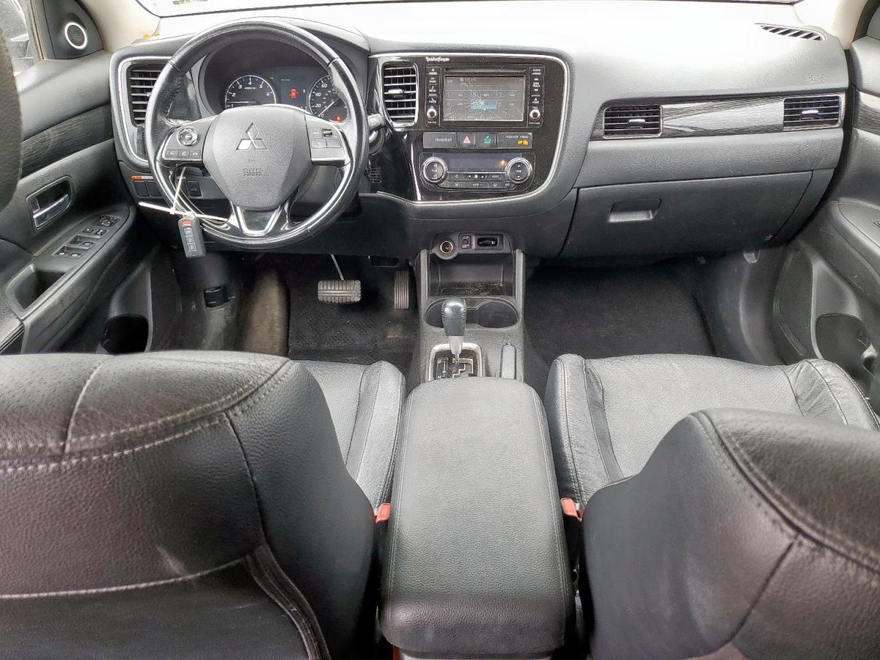 2016 MITSUBISHI outlander