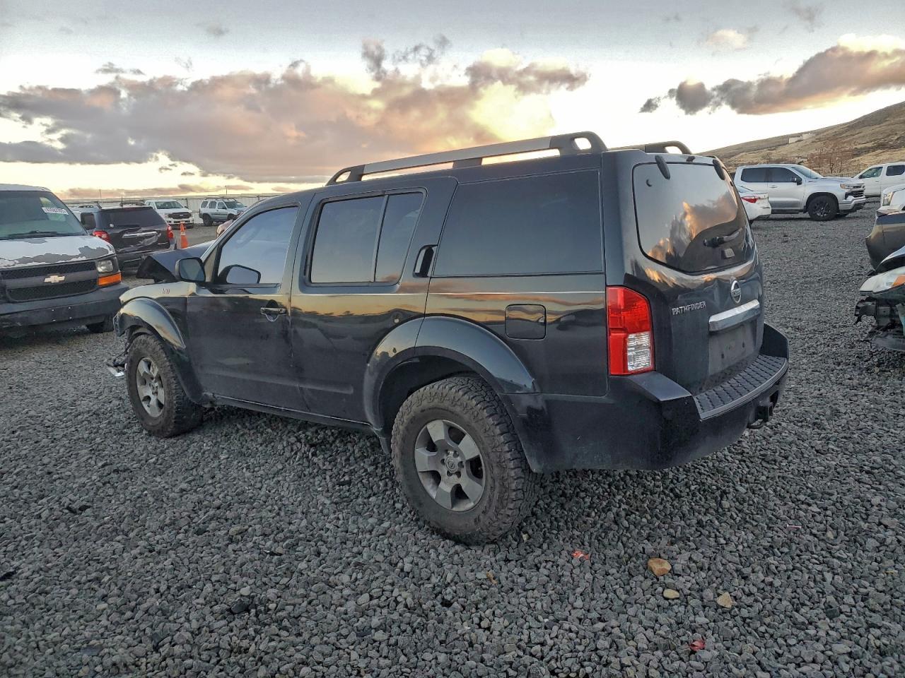 2011 NISSAN PATHFINDER