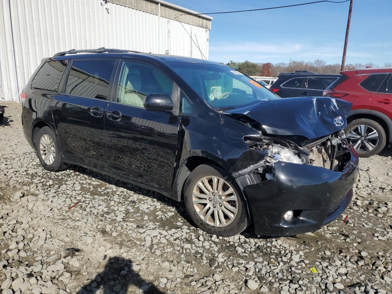 2014 TOYOTA SIENNA