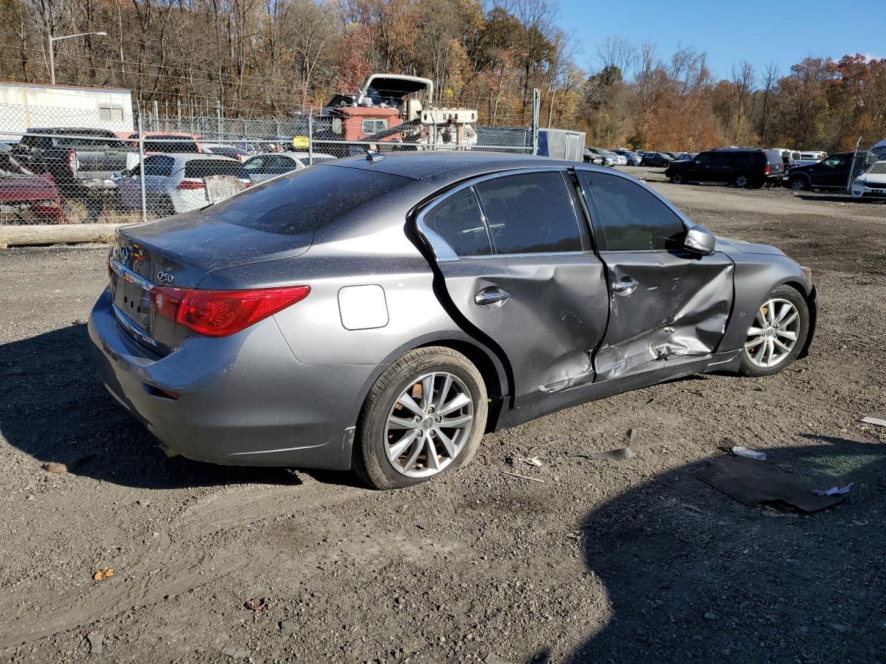 2015 INFINITI Q50
