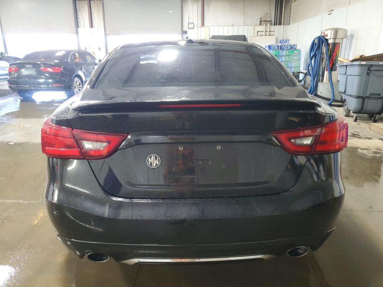 2017 NISSAN Maxima