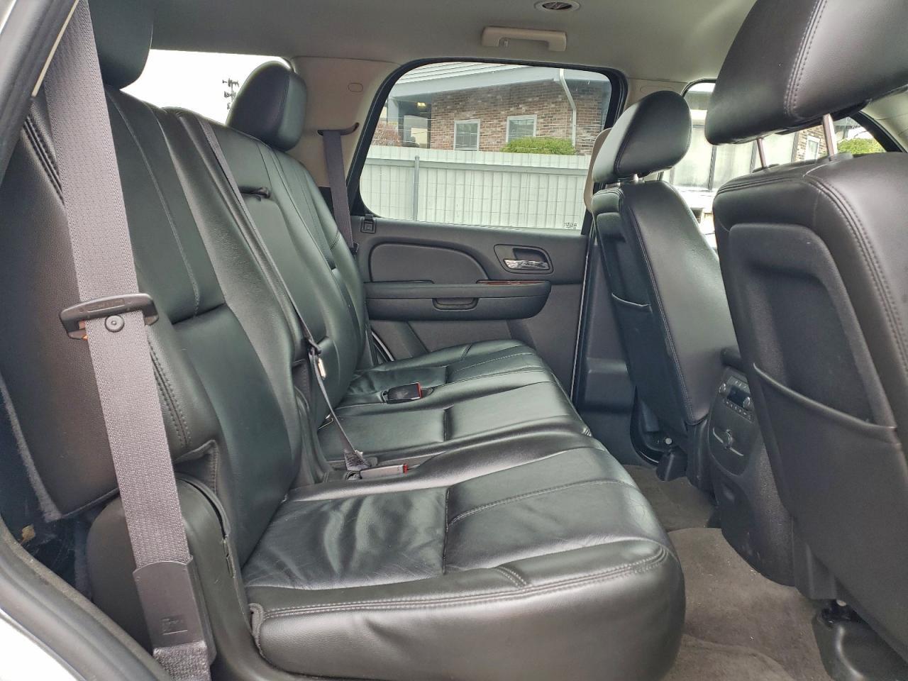 2011 CHEVROLET Tahoe