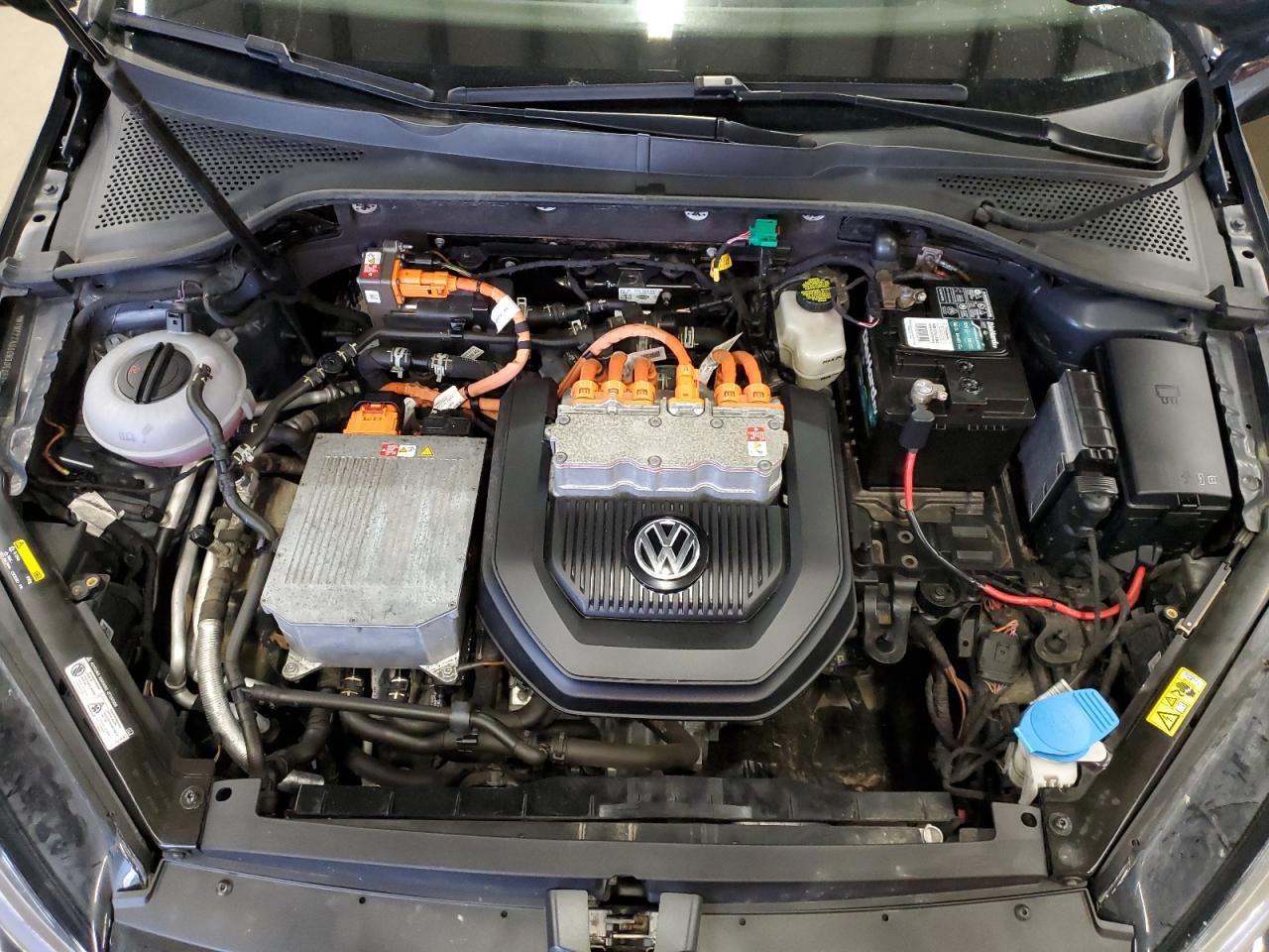 2016 VOLKSWAGEN e-Golf