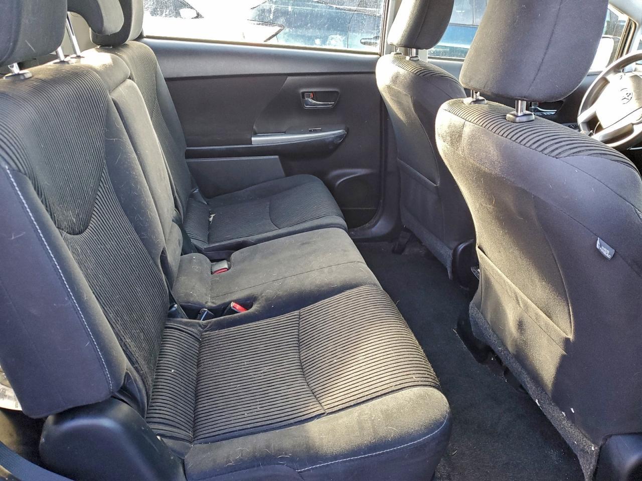 2016 TOYOTA PRIUS V