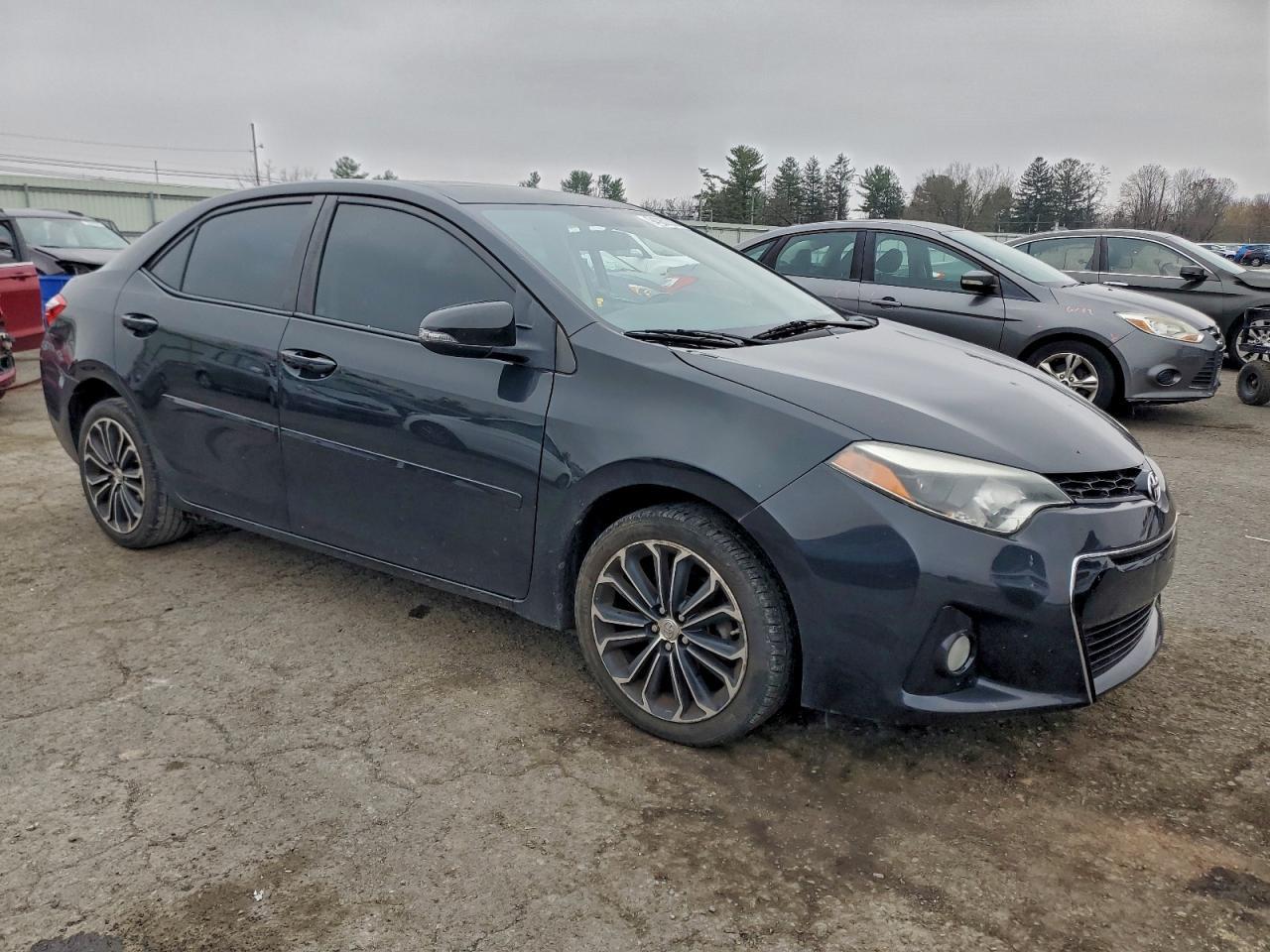 2015 TOYOTA COROLLA