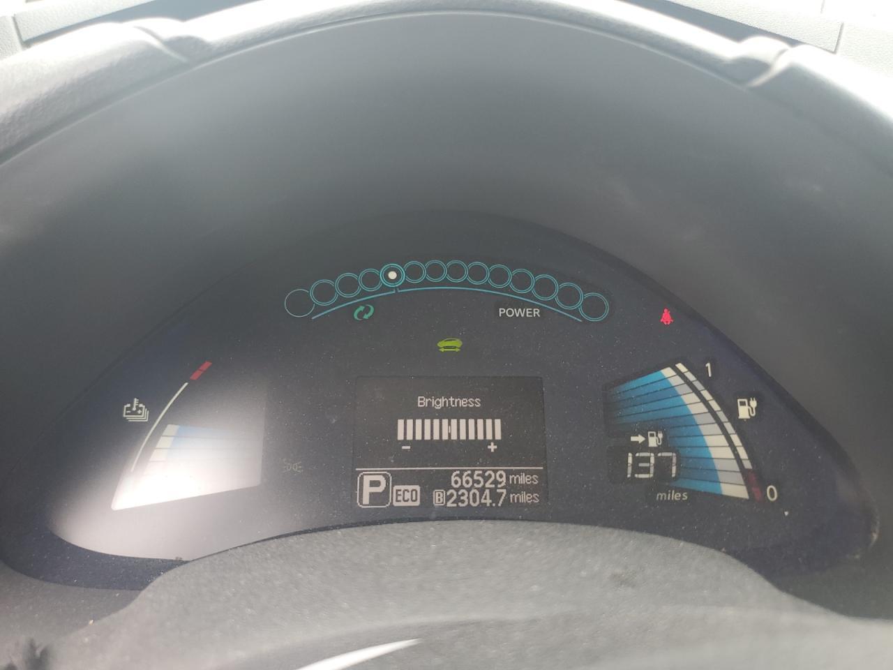 2017 NISSAN LEAF