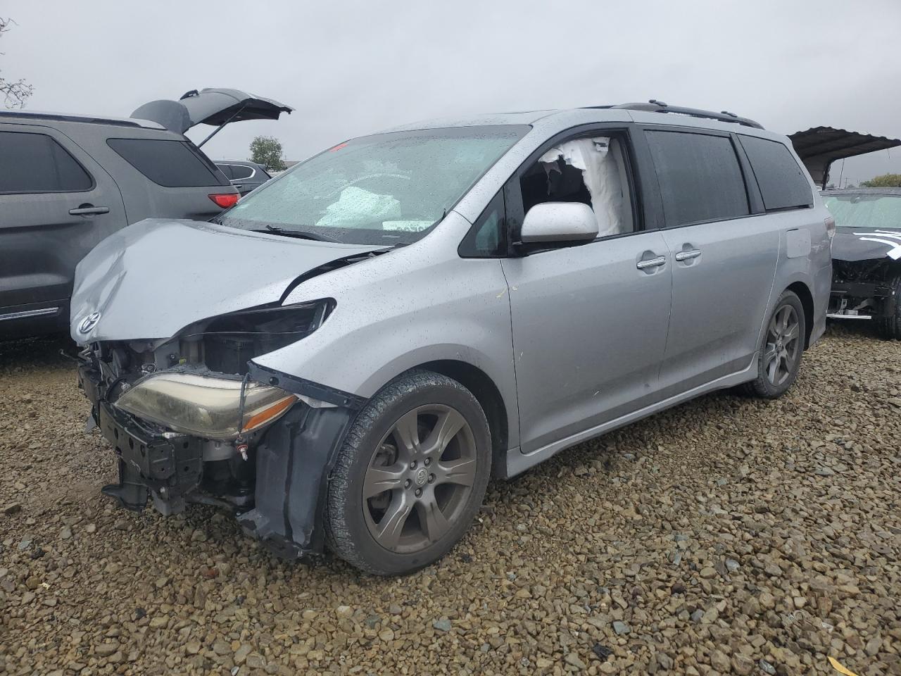 2017 TOYOTA SIENNA