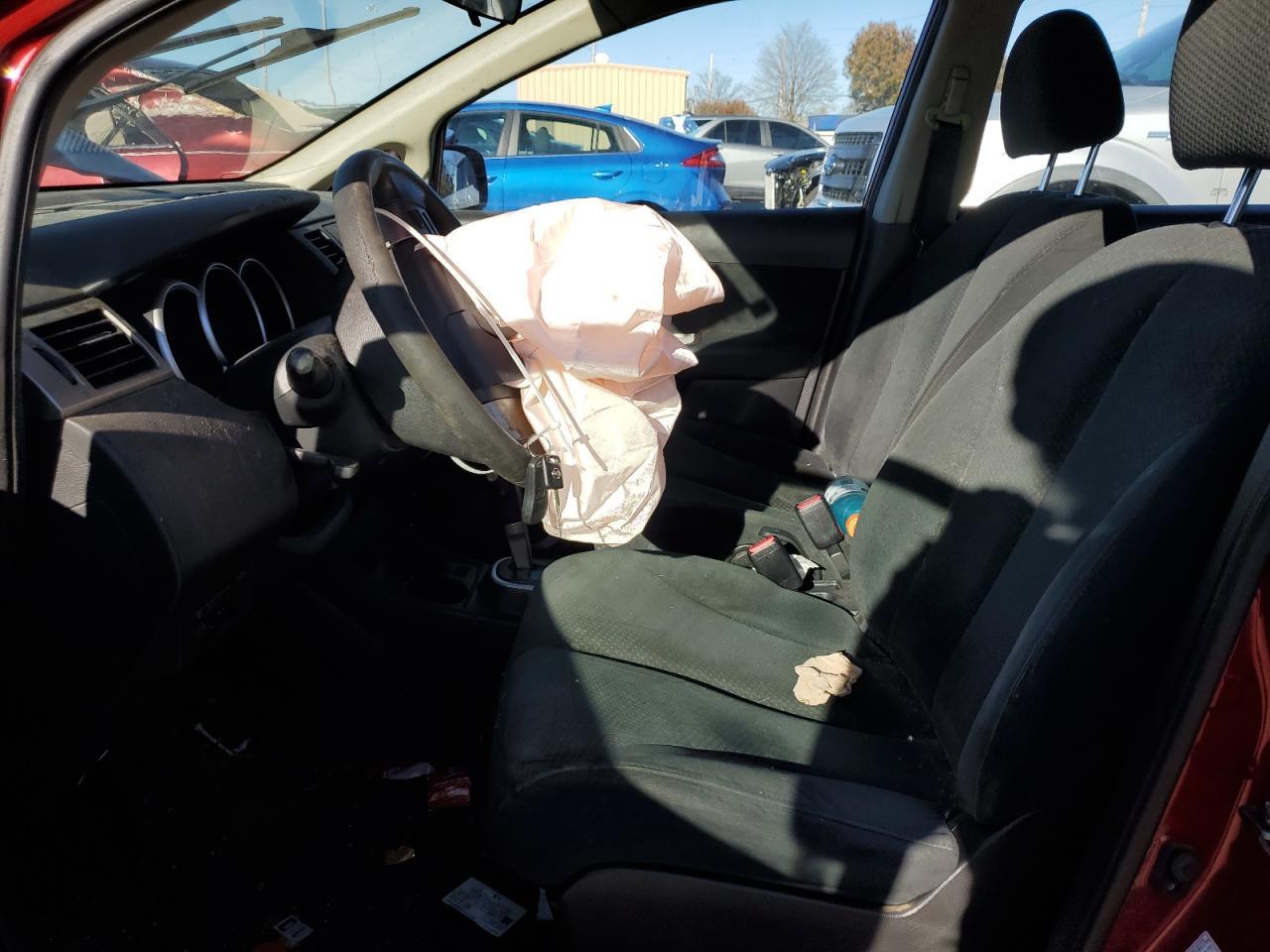 2011 NISSAN VERSA