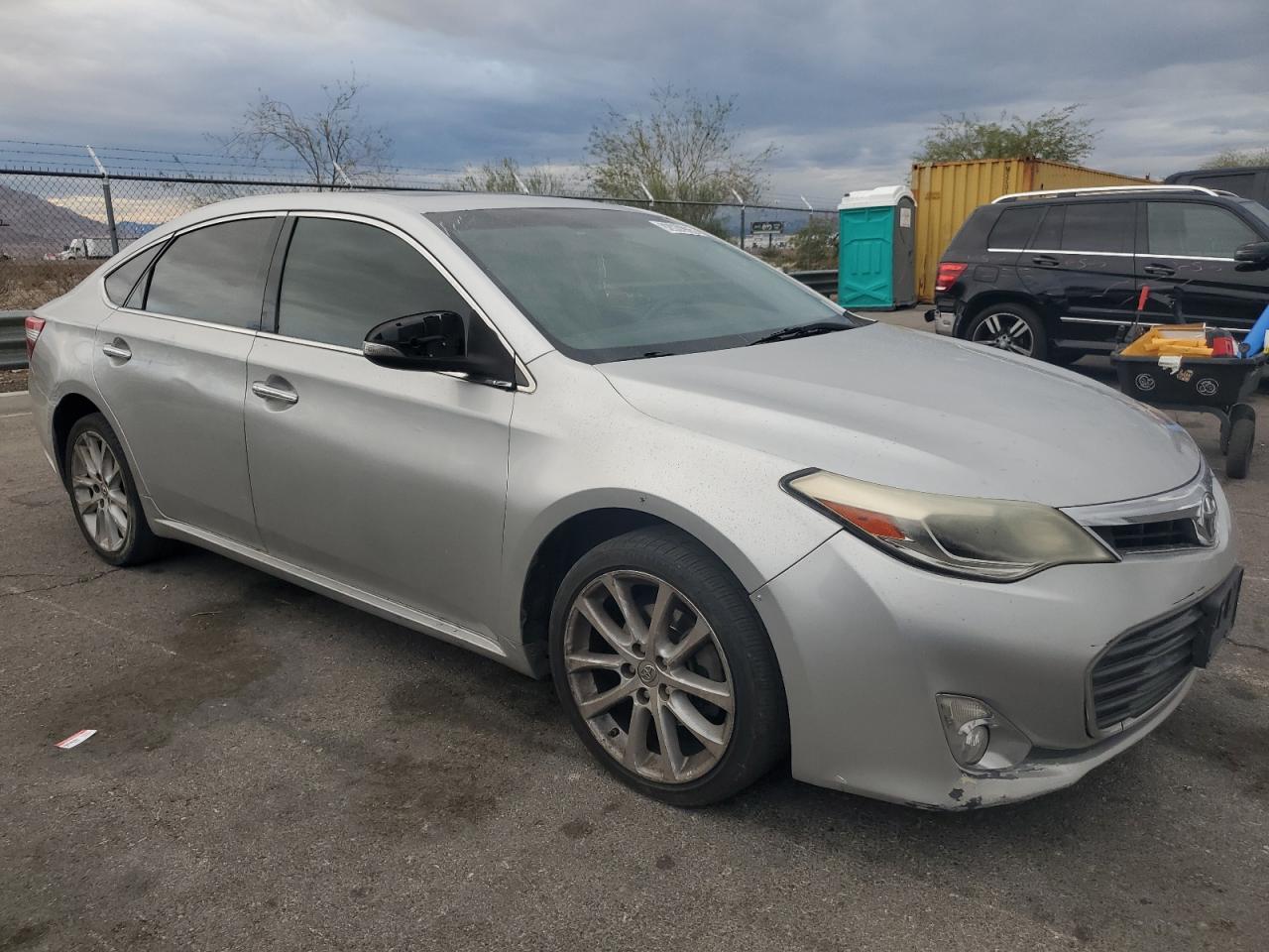 2013 TOYOTA Avalon